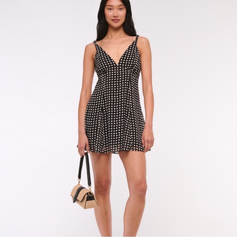 NWT Abercrombie & Fitch Black polka dot Mini Dress LT